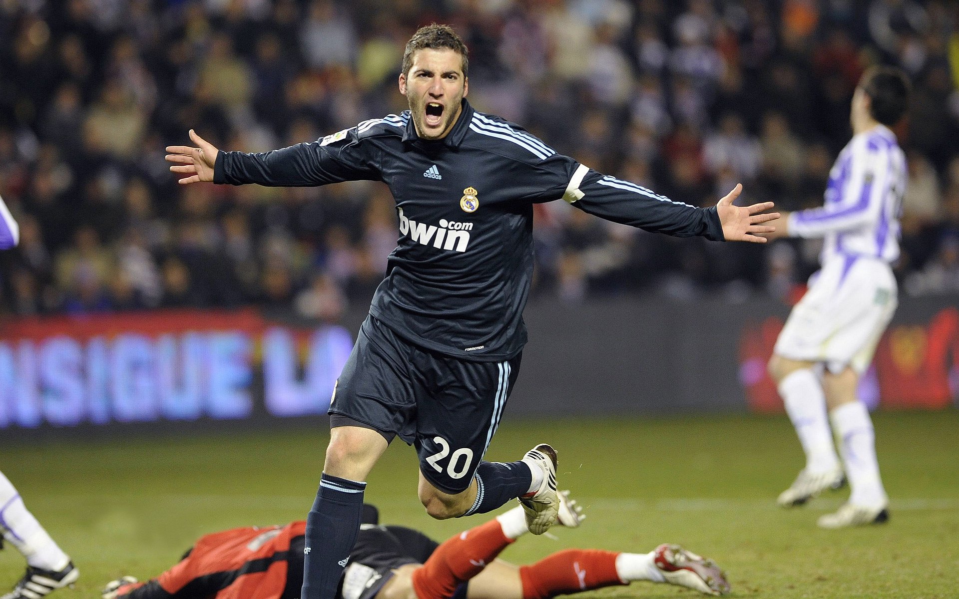 柔佛新山击败上海申花，继续稳坐亚冠前列，部队三个一致