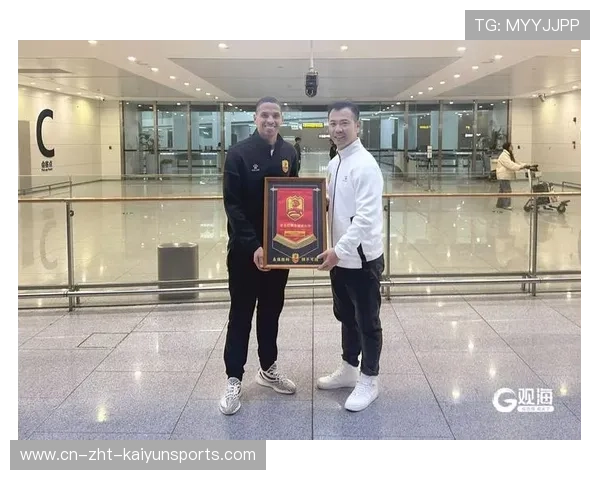 新援到队首日公开亮相，队友热烈欢迎仪式上演