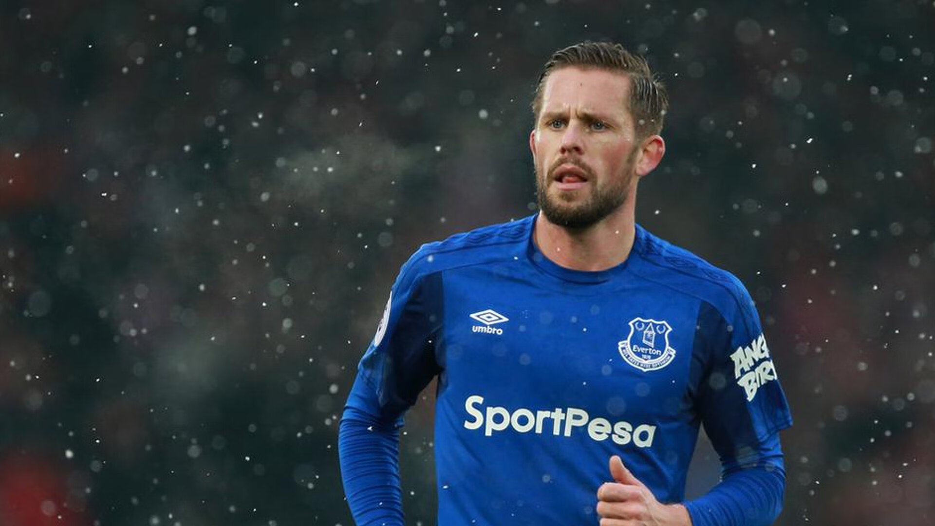 巴萨防线再次出现漏洞,球队面临欧冠出线考验,巴萨在欧冠